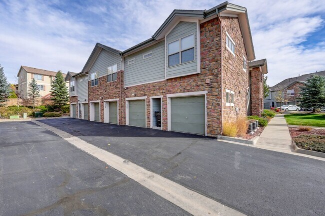 Building Photo - $1,950.00 - 2 Beds, 2 Bath, Condo in Auror...