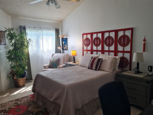 Building Photo - 3421 NW 44th St