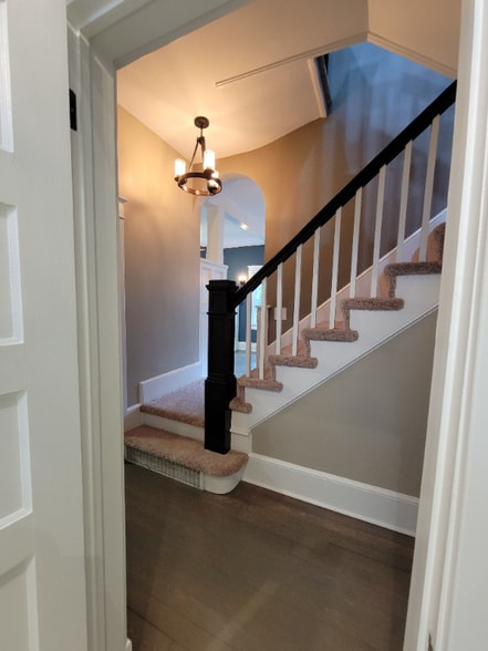 Building Photo - 1108 College Ave