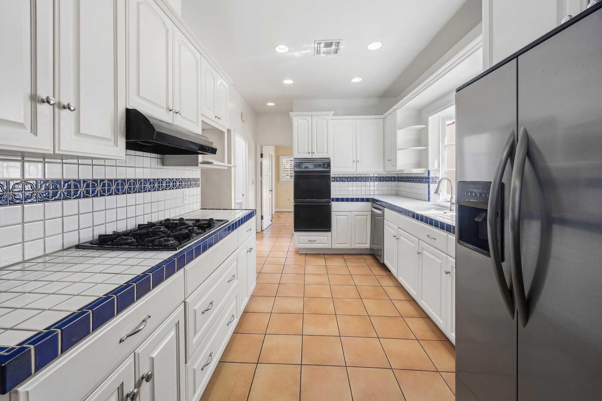 Building Photo - 166 N Arnaz Dr