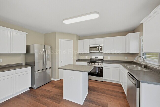 Building Photo - 4101 Cardinal Dr