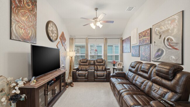 Building Photo - Spacious 3-Bed, 3-Bath Home with Island Kitchen, Loft, and Fenced Yard in New Braunfels