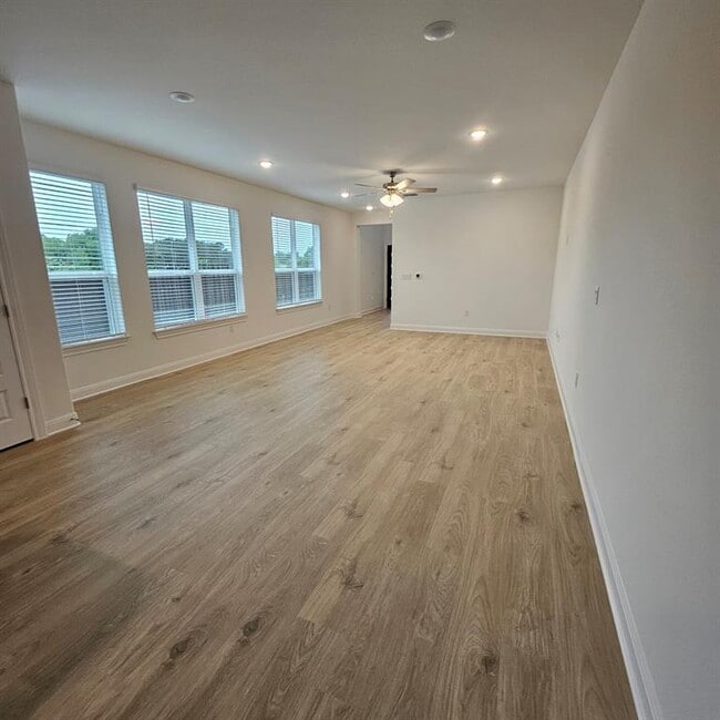 Building Photo - 10017 Milton Albert Way