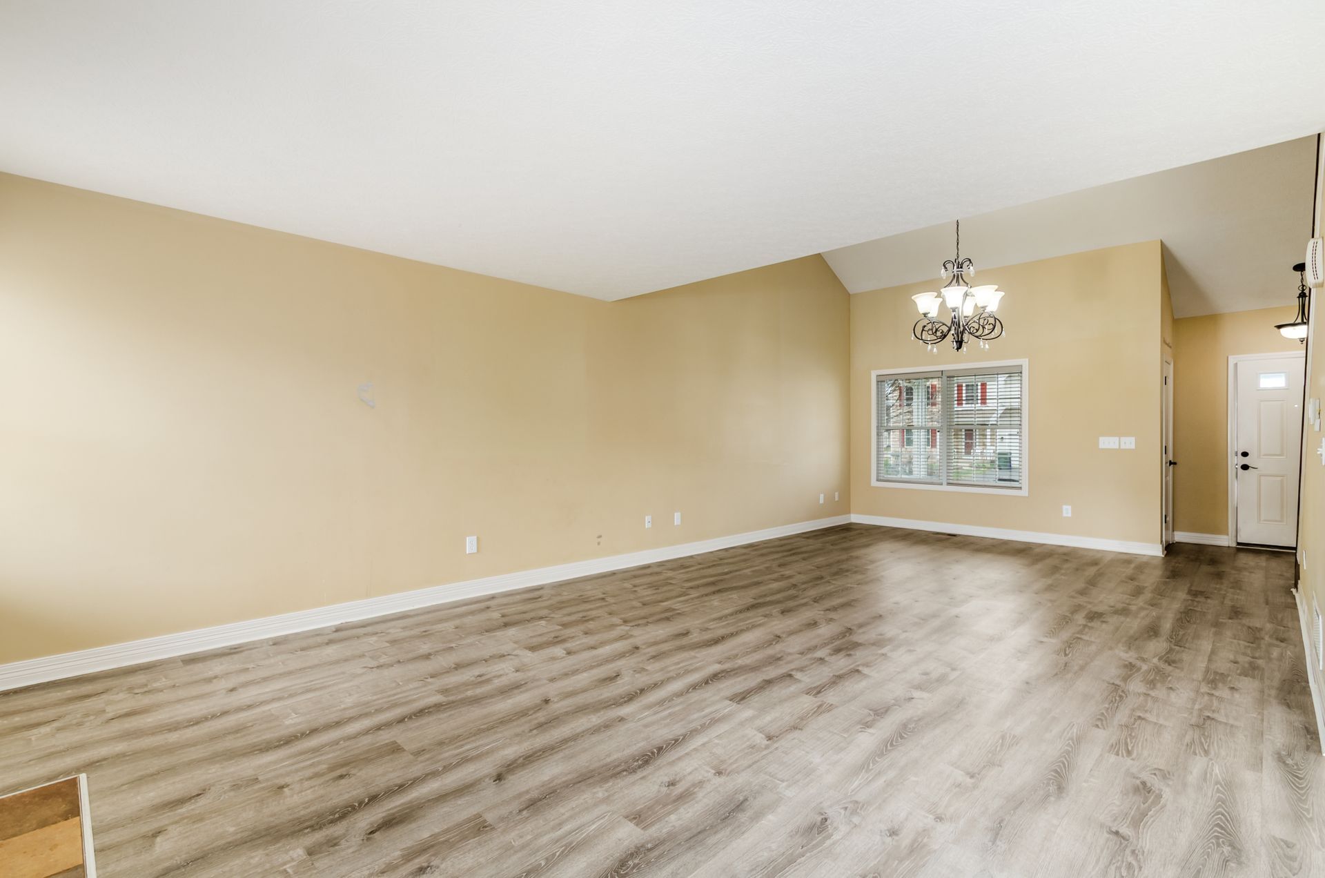 Building Photo - 8806 Emerald Hill Dr