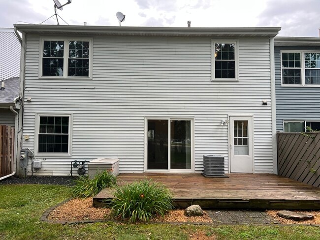 Building Photo - 3512 Southport Dr