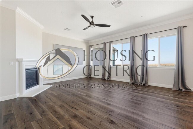 Building Photo - Executive Gated Rental with Stunning Views & Solar!