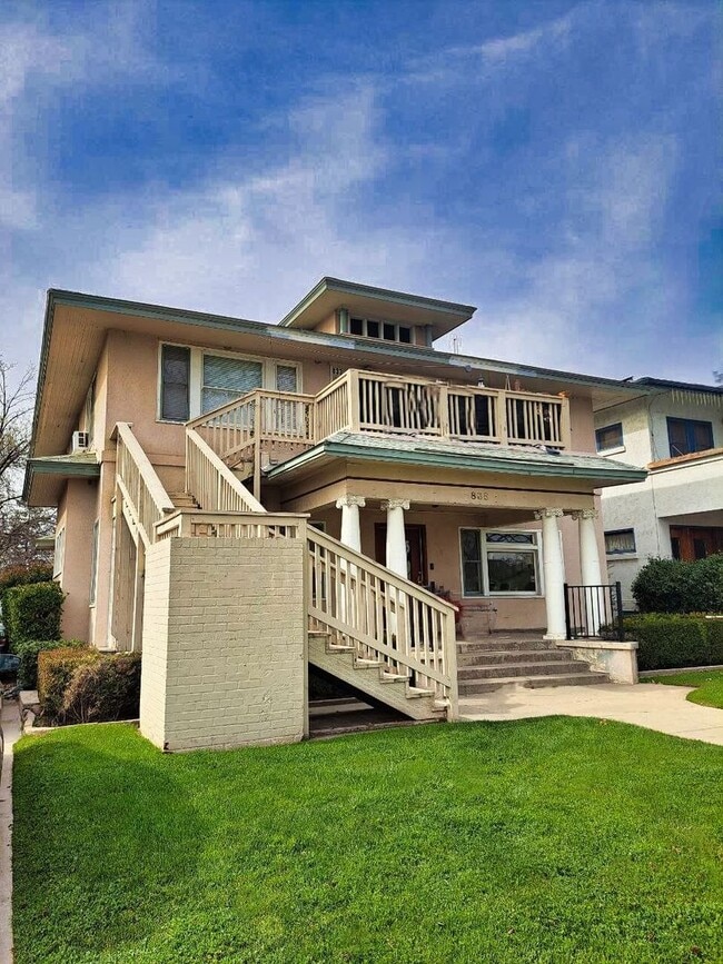Building Photo - 833-839 N. Van Ness - No Longer Manage 10/...