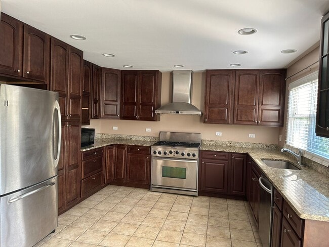 Building Photo - 5490 Fox Path Ln