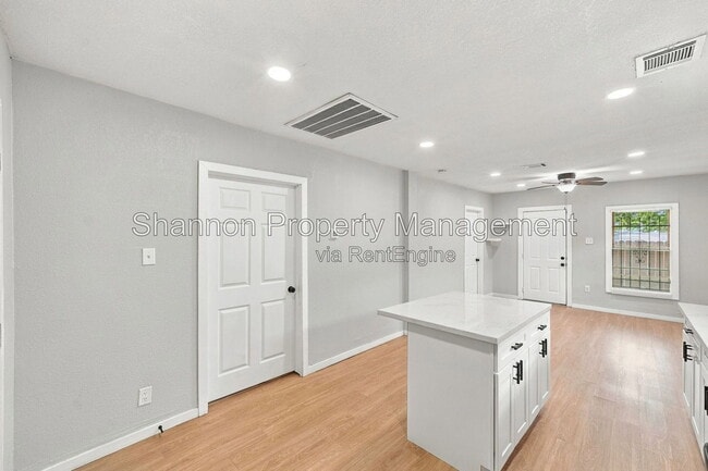 Building Photo - 2903 Burkett St.