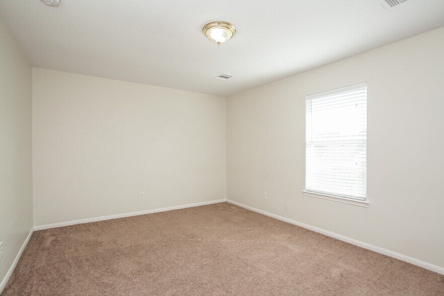 Building Photo - 4838 Montclair Hill Ln