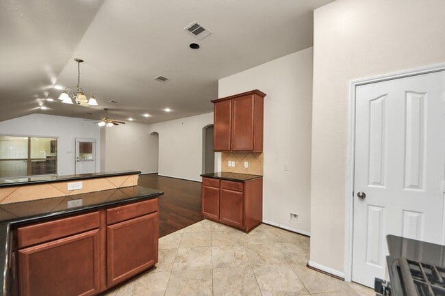 Building Photo - 13918 Goodridge Dr