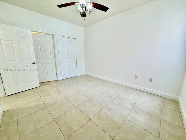 Building Photo - 6540 NW 114th Ave