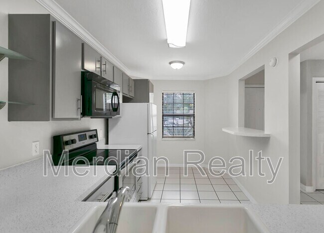 Building Photo - 205 Arbor Cir