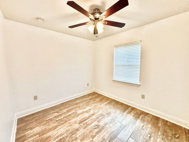Building Photo - Updated 3 Bedroom Home in Denham Springs