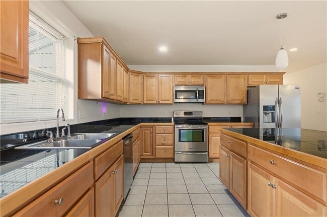 Building Photo - 37 Thayer St