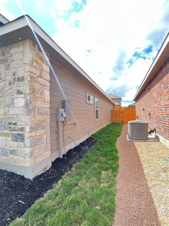 Building Photo - 445 Blue Stem Rd