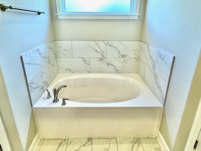 Building Photo - Now Leasing in Millington @ Winstone. 5 Bedroom 3 Bath Available Now!