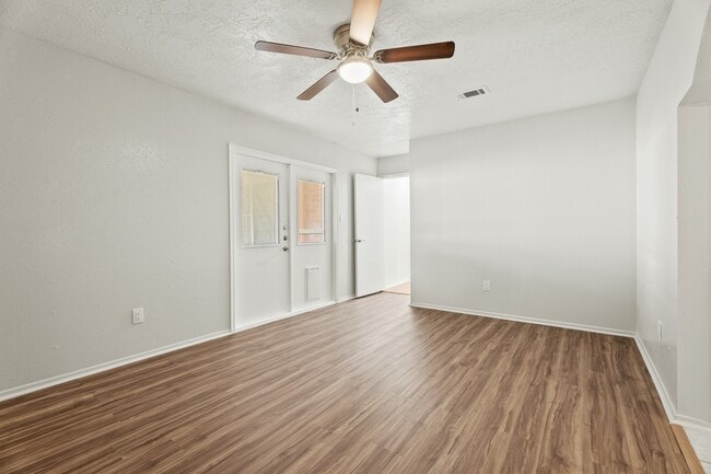 Building Photo - 16426 Forest Bend Ave