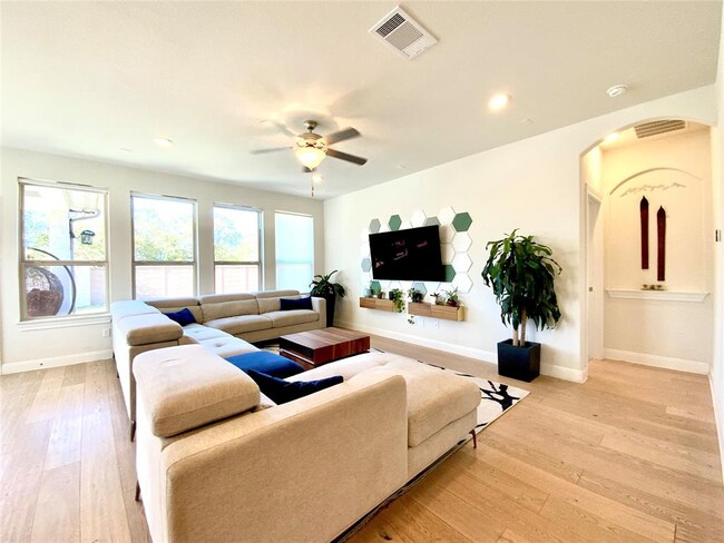 Building Photo - 16028 Cinca Terra Dr