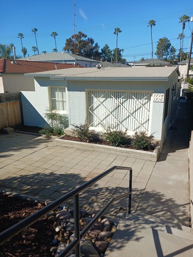 Building Photo - Pacific Beach 1 bedroom 1 bath duplex