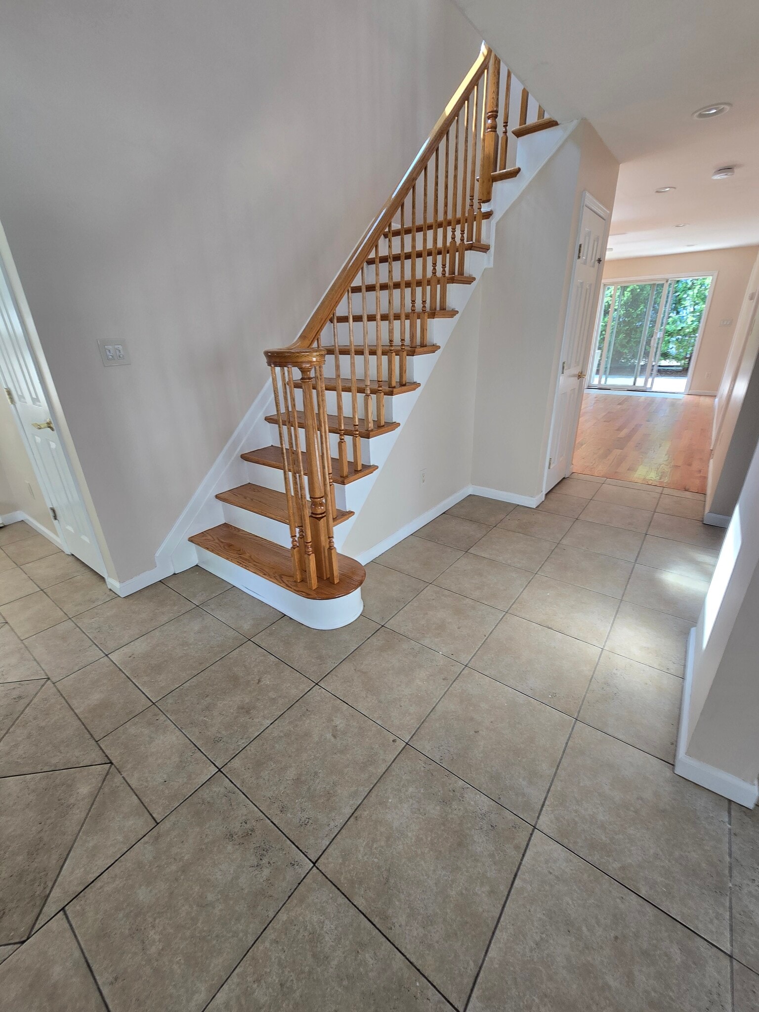 20 - Staircase - 100 5th Ave