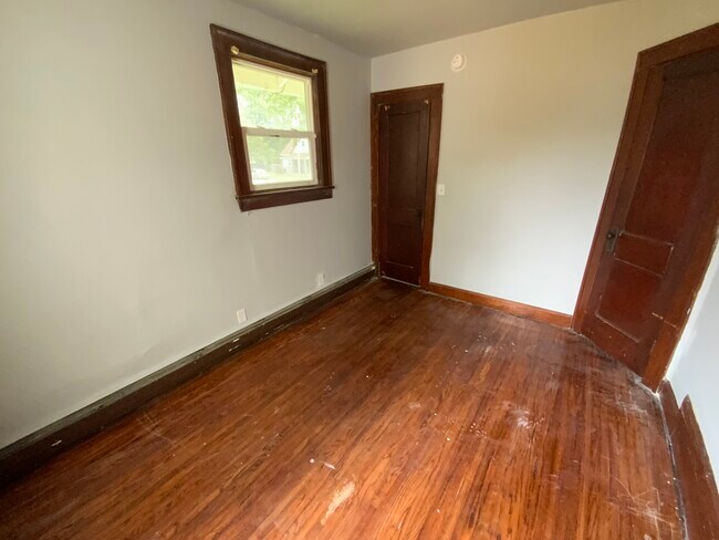 Building Photo - 230 S Virginia Ave