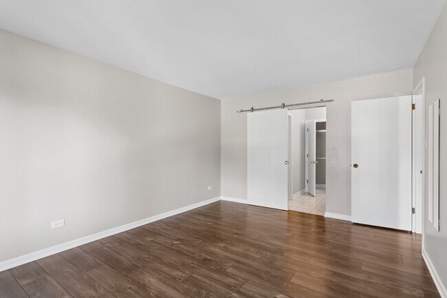 Building Photo - 7510 Farmingdale Dr