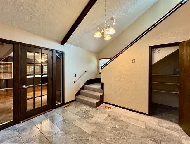 Building Photo - 3604 Jim Robison Dr