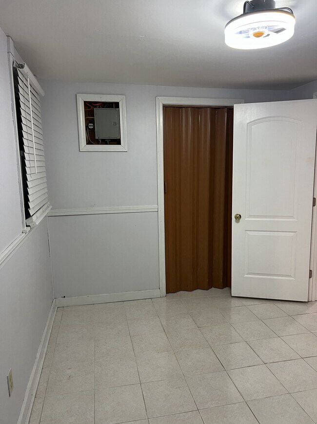 Building Photo - 8 Highland Ave