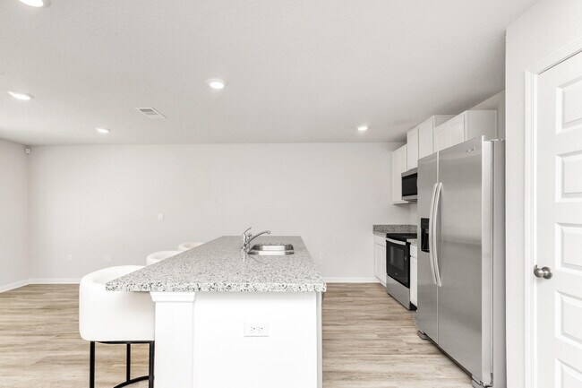 Building Photo - 3418 Phoenix Ct