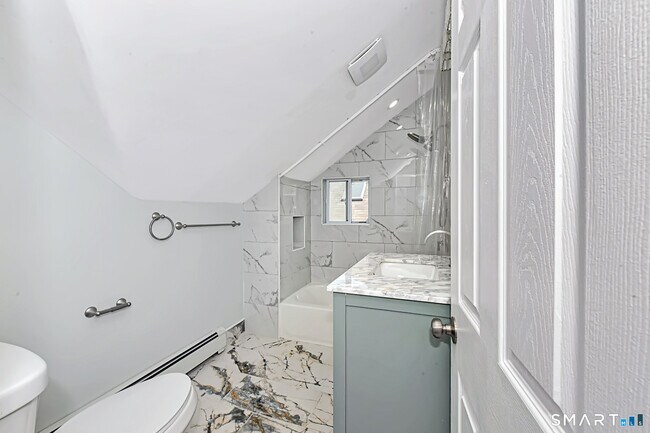 Building Photo - 463 Wilmot Ave