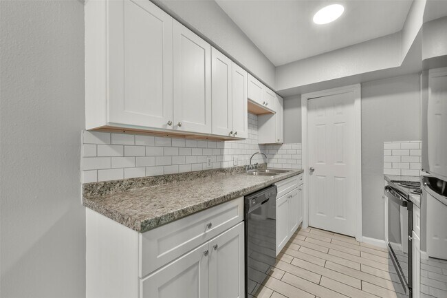 Building Photo - 2914 Avenue K Ave