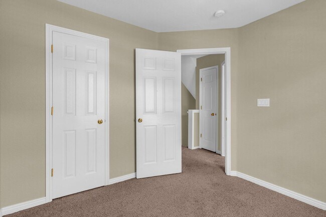 Building Photo - 3 Bed Draper Townhome with Views