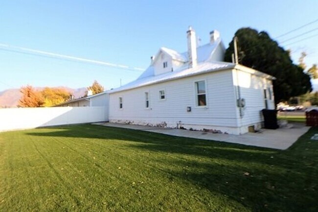 Building Photo - Conveniently Located HOUSE in Spanish Fork!
