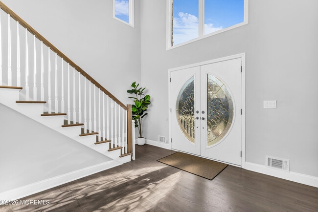 Building Photo - 3330 Windsor Ave