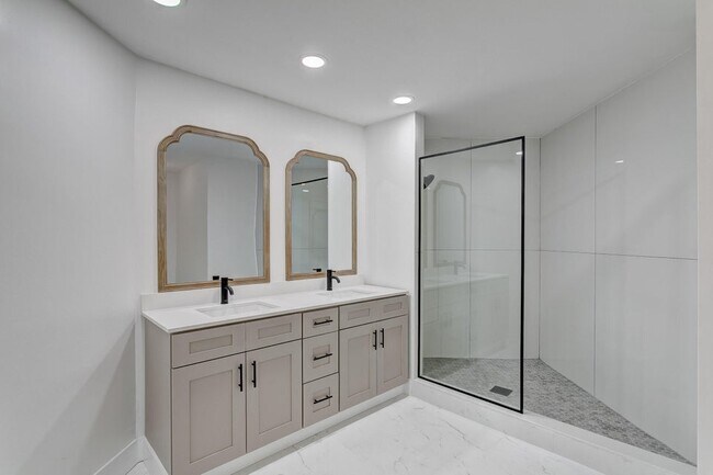 Building Photo - 206 Sea Oats Dr