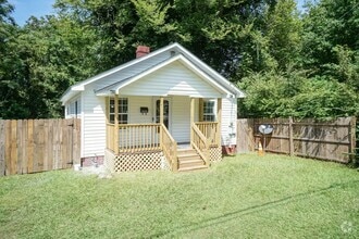 Building Photo - Two Bedroom Home!