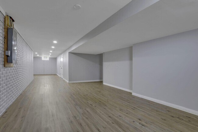 Building Photo - 1701 Marigold St
