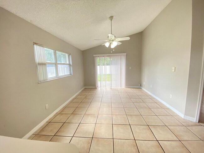 Building Photo - View this home today and Move in July 3rd!...