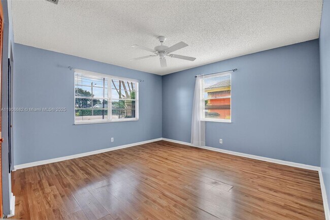 Building Photo - 6858 S Congress Ave