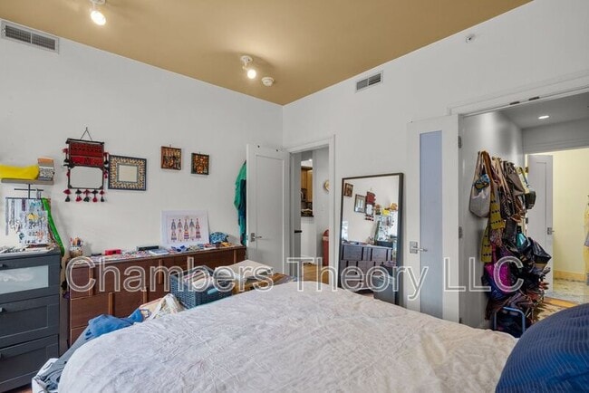 Building Photo - 3220 17th St NW