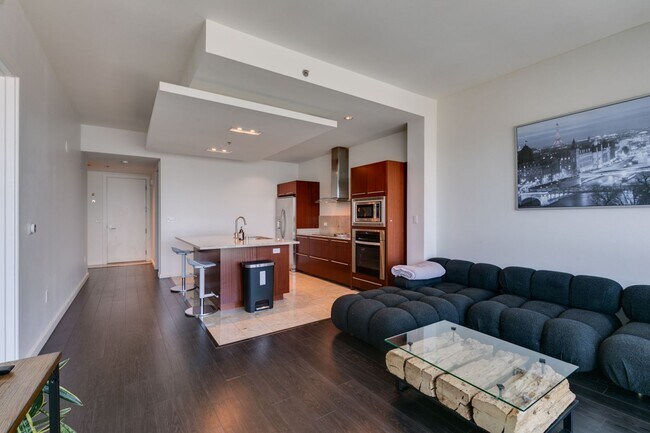 Building Photo - 4471 Dean Martin Dr