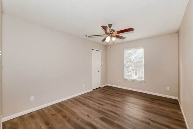 Building Photo - 2014 Dutch Elm Dr