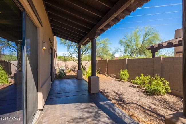 Building Photo - 5559 E El Sendero Dr