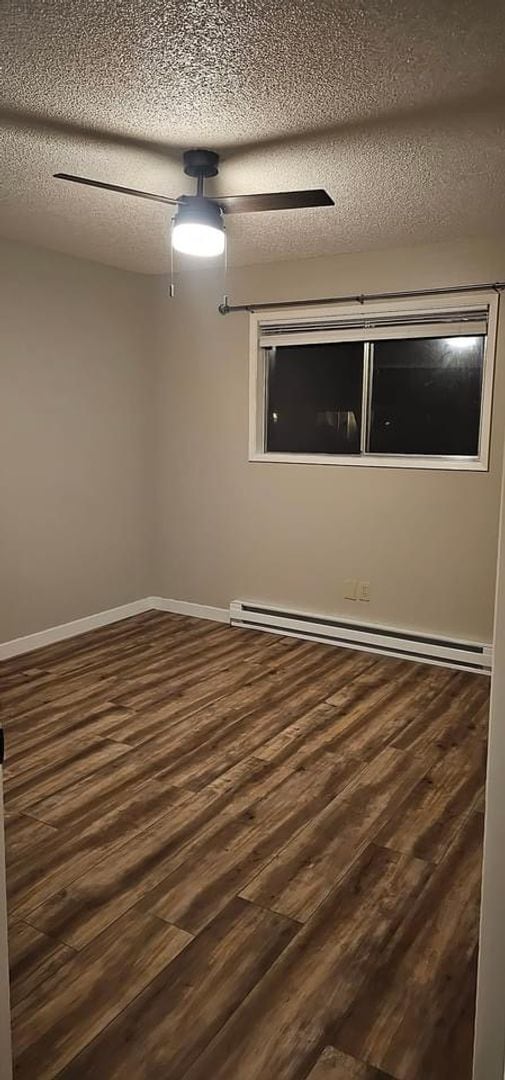 Building Photo - Cozy, Completely Remodeled, One Bedroom Ap...
