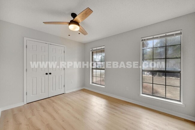 Building Photo - Fully Renovated 5-Bedroom Home with Modern...