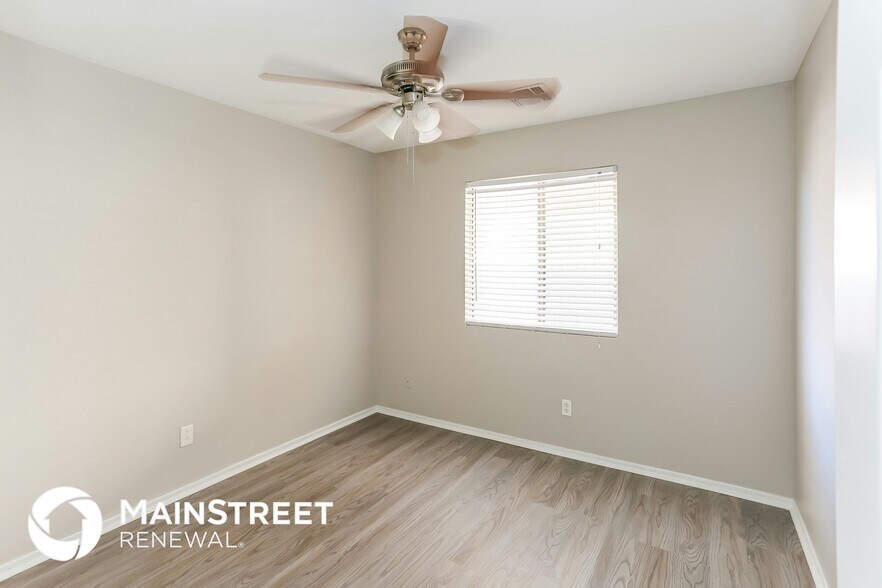 Building Photo - 9016 W Pinchot Ave