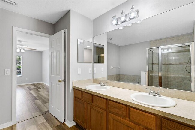 Building Photo - 9306 River Rock Ln