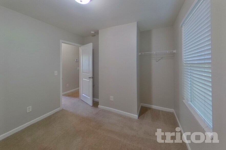 Building Photo - 155 Tybo Dr