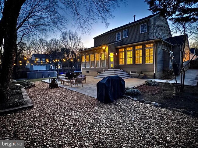 Building Photo - 15 River Oak Dr